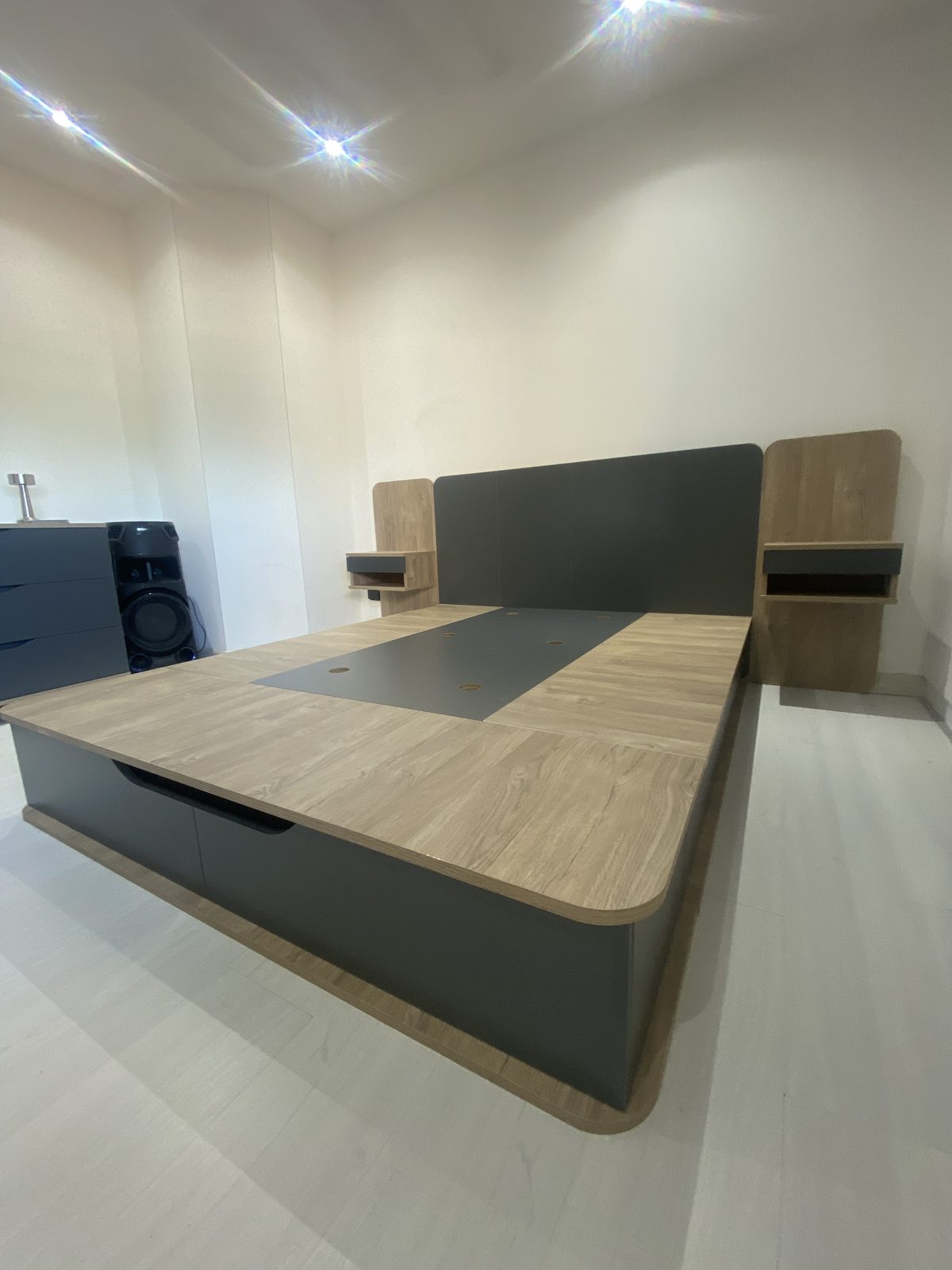 Cama y dormitorio a medida